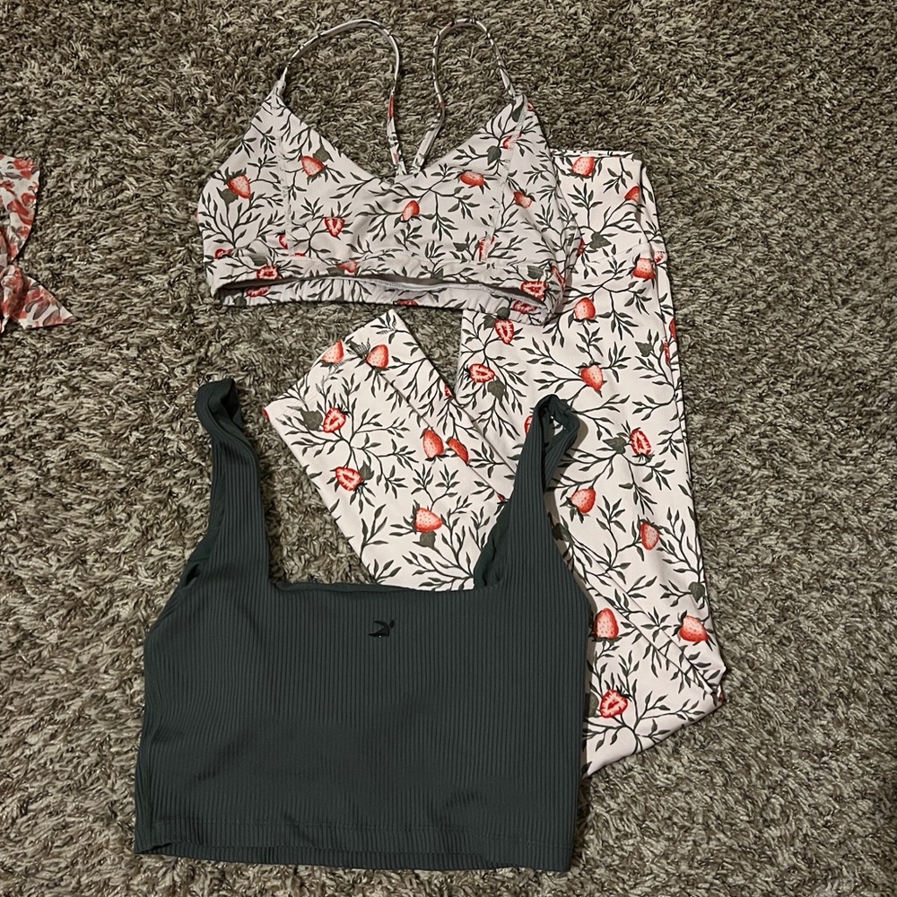 NWOT Glyder Bundle✨ Strawberry Fields Set